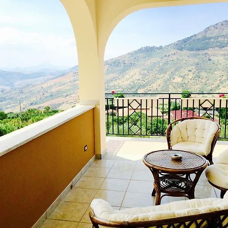 Villa Della Mimosa Alia Bagian luar foto