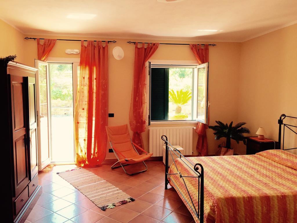 Villa Della Mimosa Alia Ruang foto