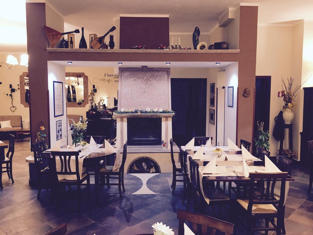 Villa Della Mimosa Alia Bagian luar foto