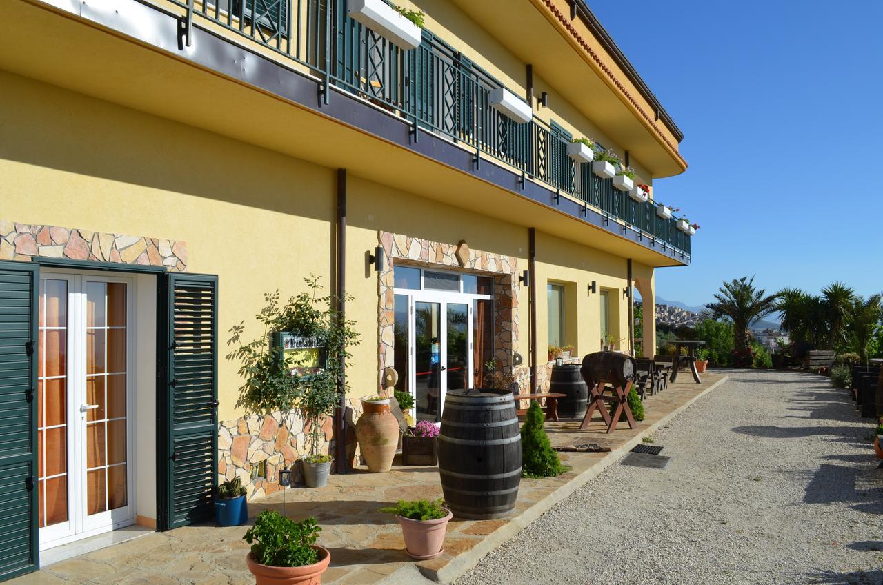 Villa Della Mimosa Alia Bagian luar foto